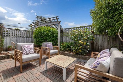 Photo of property in 29 Gordon Avenue, Forrest Hill, Auckland, 0620