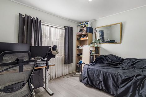 Photo of property in 1/32 Starforth Place, Henderson, Auckland, 0612
