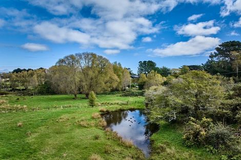 Photo of property in 138 Paekakariki Hill Road, Pauatahanui, Porirua, 5381