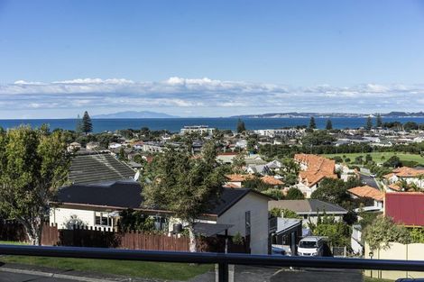 Photo of property in 3 Orewa Heights Crescent, Orewa, 0931