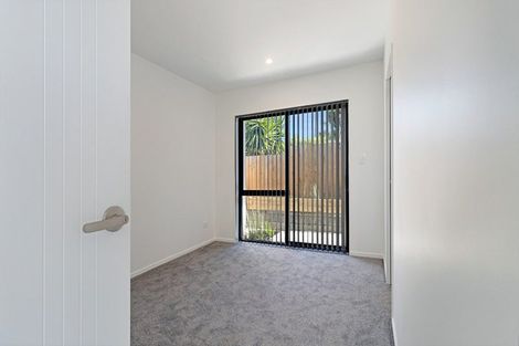Photo of property in 2/3238 Great North Road, New Lynn, Auckland, 0600