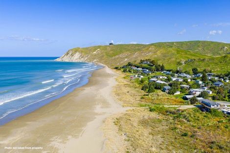 Photo of property in 9 Ohinemuhu Road, Porangahau, 4293