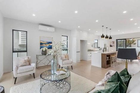 Photo of property in 17 Kathleen Street, Totara Vale, Auckland, 0627