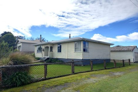 Photo of property in 141 Queen Street, Westport, 7825