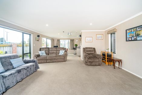 Photo of property in 8 Angelina Way, Kelvin Grove, Palmerston North, 4414