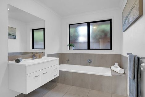 Photo of property in 4 Arista Way, Rototuna North, Hamilton, 3210