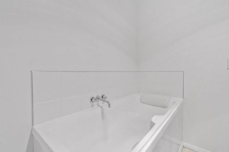 Photo of property in 76 Cambridge Street, Levin, 5510