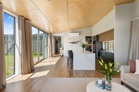 Photo of property in 13 Barnfields Close, Halswell, Christchurch, 8025