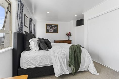 Photo of property in 6 Clearmont Crescent, Blagdon, New Plymouth, 4310