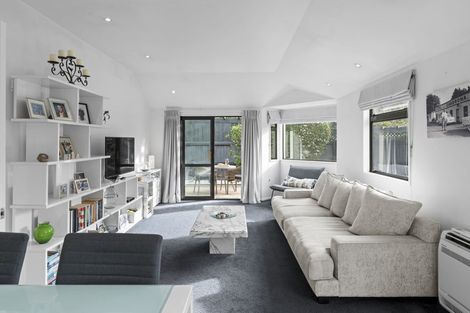 Photo of property in 6a Saint Leonards Square, Sumner, Christchurch, 8081