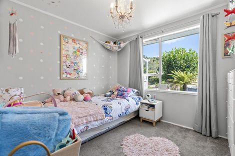 Photo of property in 42 Resolution Road, Welcome Bay, Tauranga, 3112