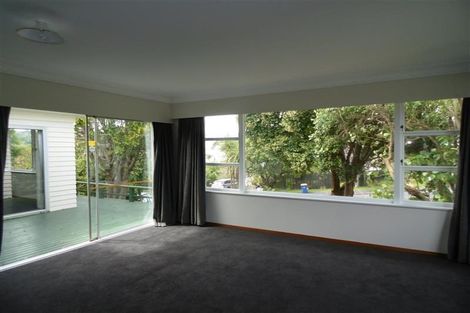 Photo of property in 9 Valkyria Place, Beach Haven, Auckland, 0626