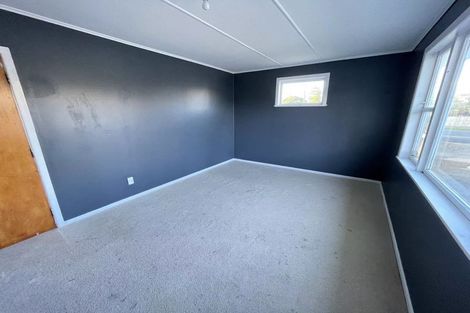 Photo of property in 8 Rathgar Road, Henderson, Auckland, 0610