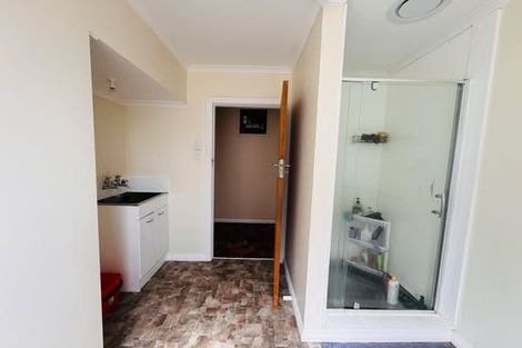 Photo of property in 6 Pirie Street, Palmerston North, 4410