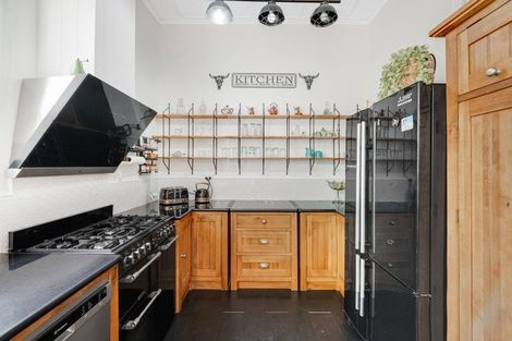 Photo of property in 1 Green Lane, Helensville, 0800