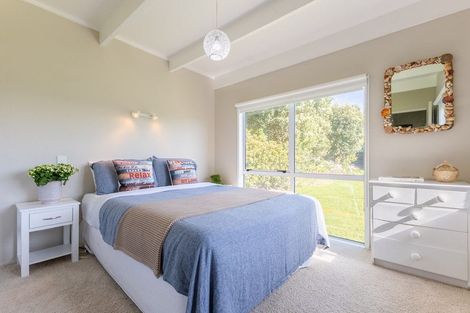 Photo of property in 115 Field Way, Waikanae Beach, Waikanae, 5036