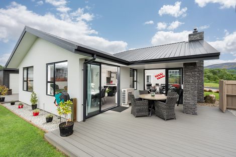 Photo of property in 17 Rodeo Place, Outram, 9019