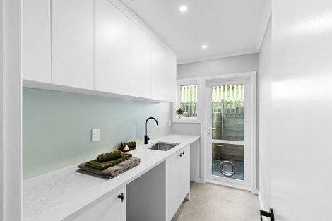 Photo of property in 5 Landsdowne Terrace, Karori, Wellington, 6012