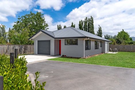 Photo of property in 24b Kempton Street, Greytown, 5712