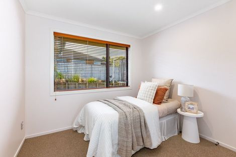 Photo of property in 5 Paparoa Crescent, Aotea, Porirua, 5024