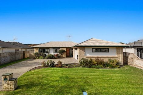Photo of property in 16 Edgewater Grove, Whakatane, 3120