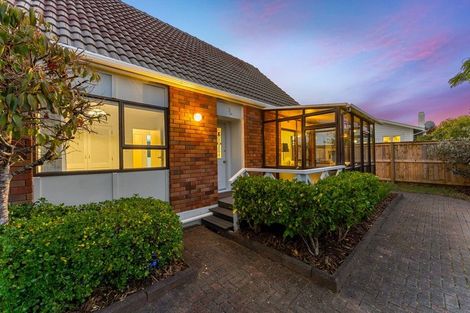 Photo of property in 3/5a Tobruk Crescent, Milford, Auckland, 0620