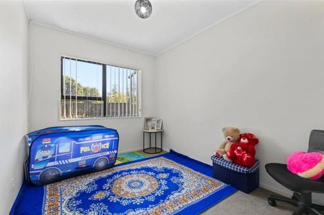 Photo of property in 2/30 Kindergarten Drive, Conifer Grove, Takanini, 2112