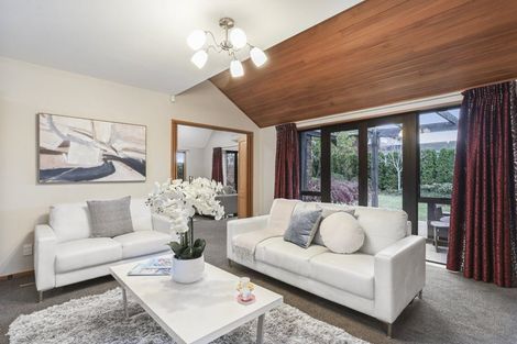 Photo of property in 5 Abbotts Place, Avonhead, Christchurch, 8042