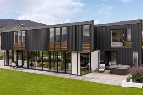 Photo of property in 20 Advance Terrace, Arrowtown, 9302