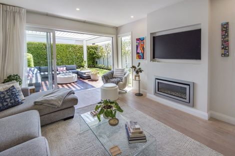 Photo of property in 63a Aramoana Avenue, Devonport, Auckland, 0624