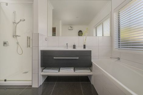 Photo of property in 50 Leeward Drive, Whitianga, 3510