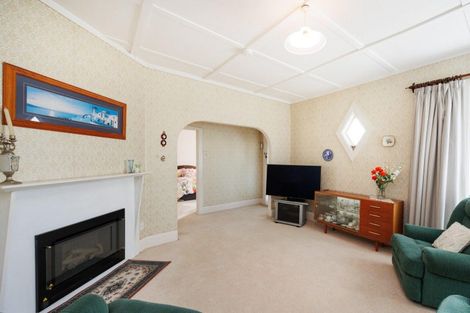 Photo of property in 74 Shamrock Street, Takaro, Palmerston North, 4412