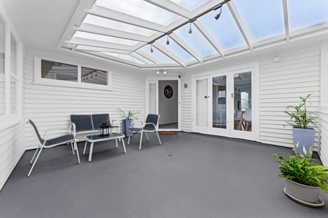 Photo of property in 10 Mildmay Road, Henderson, Auckland, 0610