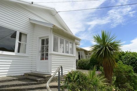 Photo of property in 24 Waikato Street, Island Bay, Wellington, 6023