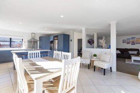Photo of property in 27 Sarah Place, Papamoa Beach, Papamoa, 3118