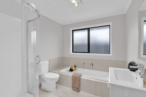 Photo of property in 15 Faber Place, Rototuna North, Hamilton, 3210