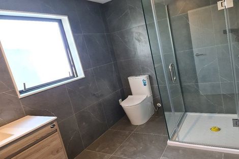 Photo of property in 17 Cassandra Grove, Totara Vale, Auckland, 0629