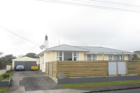 Photo of property in 4 Rata Street, Upper Vogeltown, New Plymouth, 4310