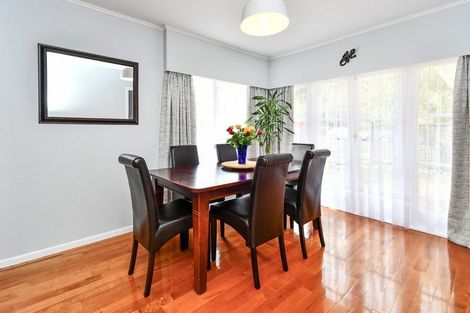 Photo of property in 18 Walpole Avenue, Hillpark, Auckland, 2102