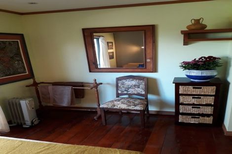 Photo of property in 666 South Titirangi Road, Titirangi, Auckland, 0604