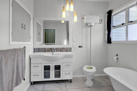 Photo of property in 49 Cloten Road, Stratford, 4332