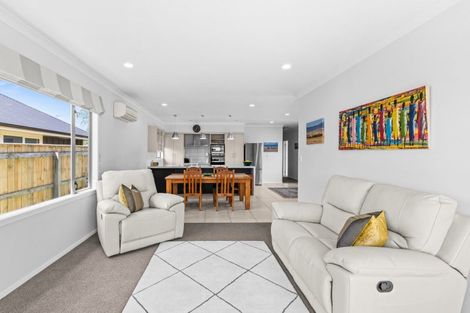 Photo of property in 79 Russell Robertson Drive, Havelock North, 4130