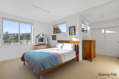 Photo of property in 52 Beauvoir Avenue, Matakatia, Whangaparaoa, 0930