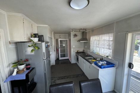 Photo of property in 10 Raglan Street, Mangere East, Auckland, 2024