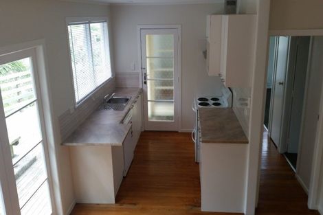 Photo of property in 590 East Coast Road, Pinehill, Auckland, 0630