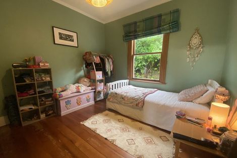Photo of property in 1 Maungaraki Road, Korokoro, Lower Hutt, 5012