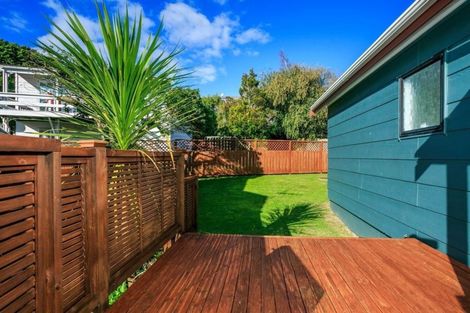 Photo of property in 12 Sunward Rise, Glenfield, Auckland, 0629