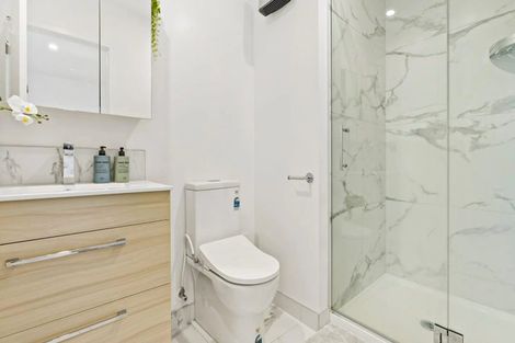 Photo of property in 2/2 Jadewynn Drive, Massey, Auckland, 0614