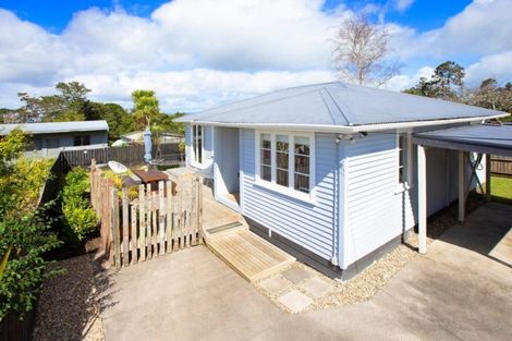 Photo of property in 99 Hobsonville Road, West Harbour, Auckland, 0618