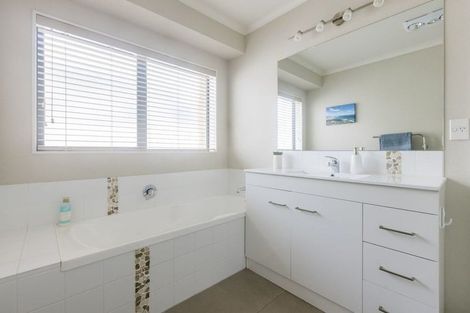 Photo of property in 14 Ebony Court, Rototuna North, Hamilton, 3210